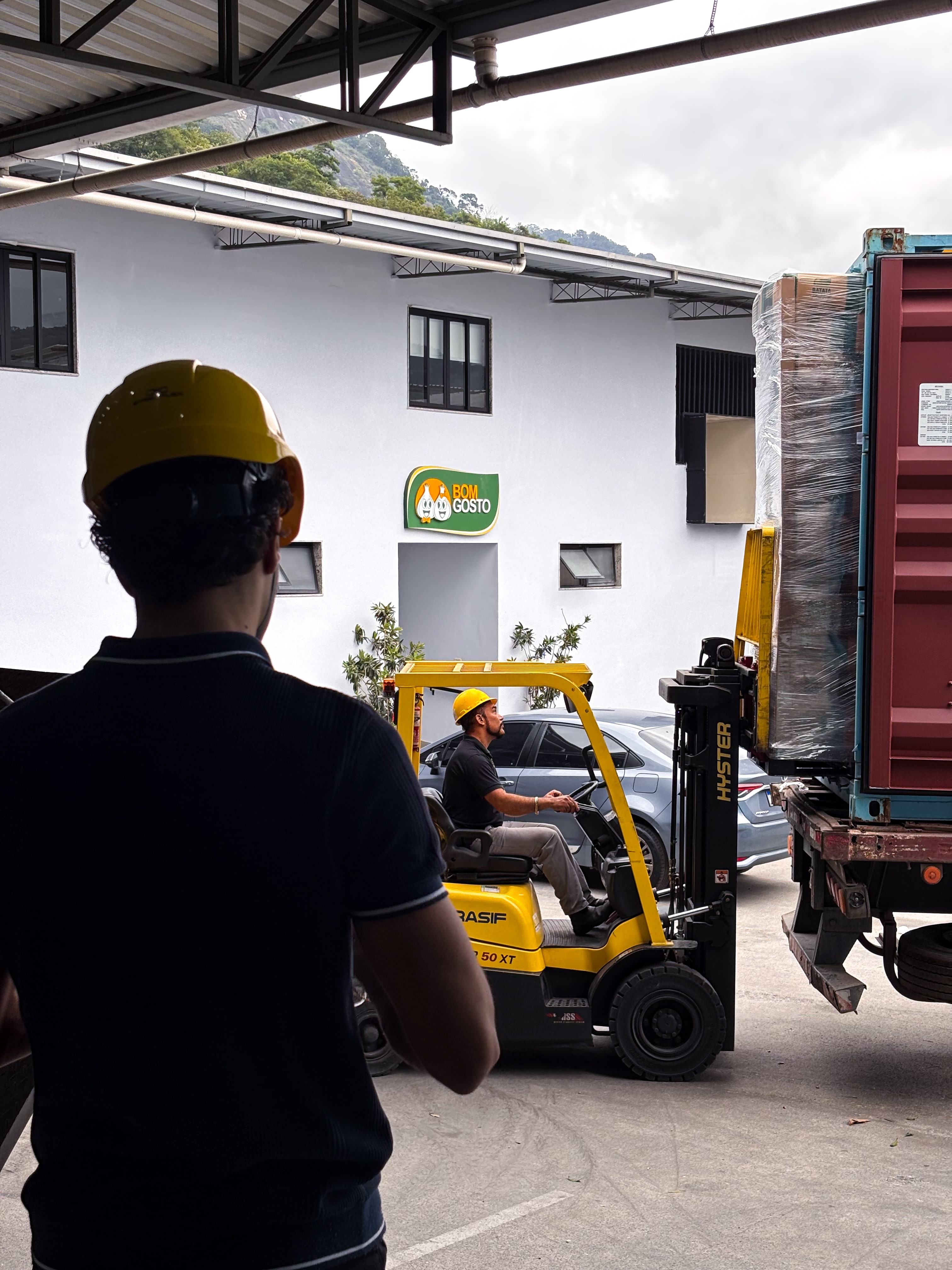 Operação de carregamento da Bom Gosto
